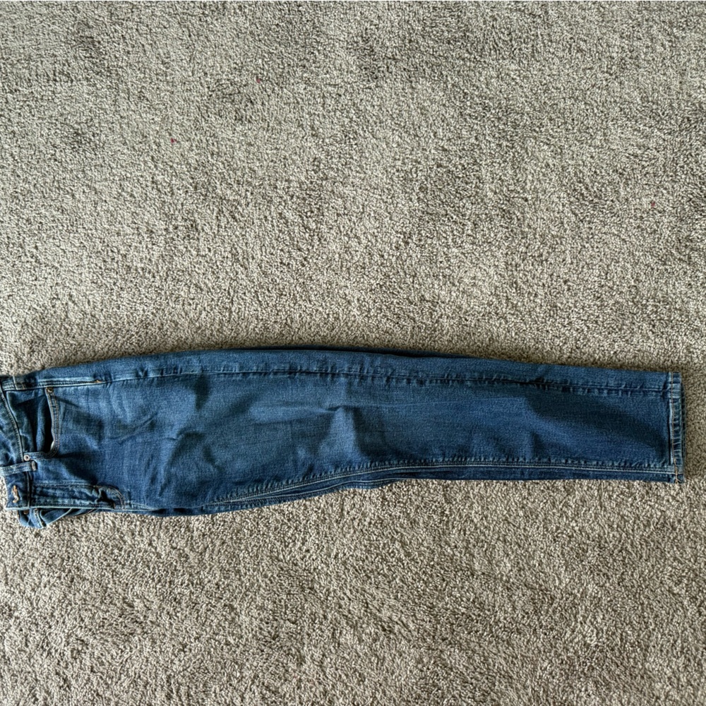 American Eagle Outfitters High Rise Mom Jeans
